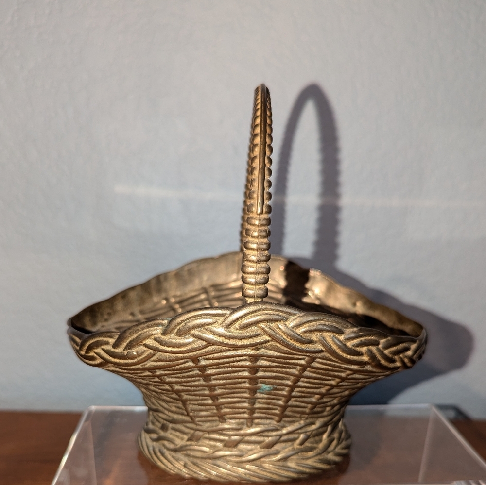 Brass Haku Massiv Messing Basket with Moveable Handle Vintage
